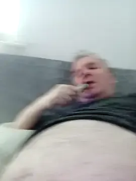 YasmienAtos – webcam model profile photo Image 9