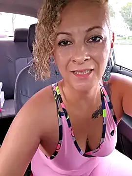 pareja_milf_and_young Image 7