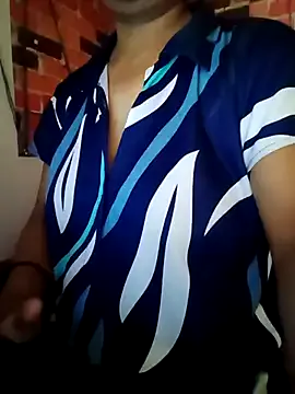 Melanie – webcam model profile photo Image 6