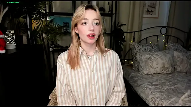 GracieCarter – webcam model profile photo Image 3