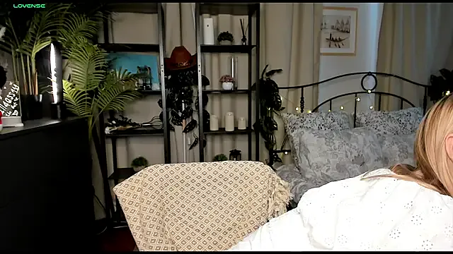 GracieCarter – webcam model profile photo Image 4