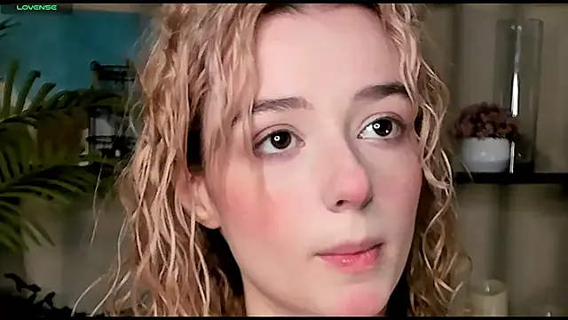 GracieCarter – webcam model profile photo Image 5