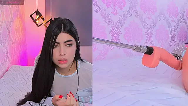 MiraKova – webcam model profile photo Image 4