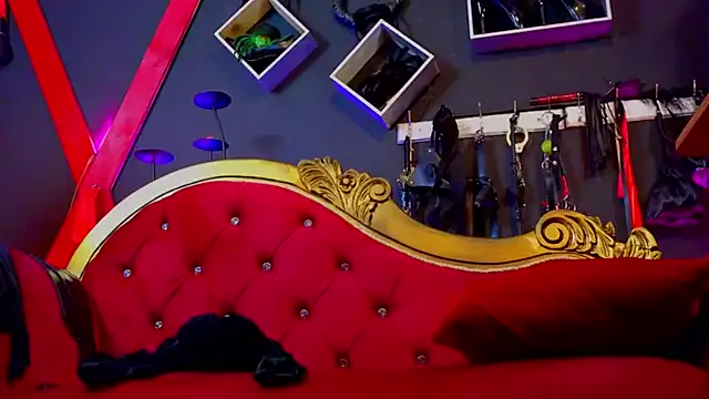 MiraKova – webcam model profile photo Image 15