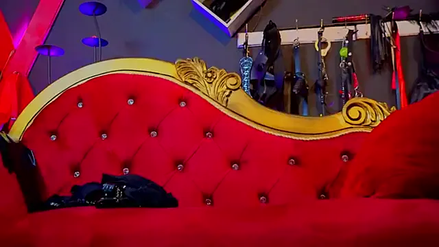 MiraKova – webcam model profile photo Image 17