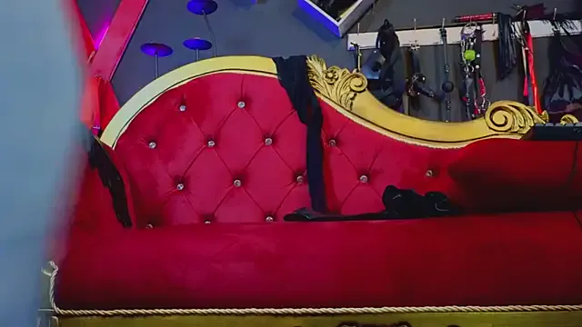 MiraKova – webcam model profile photo Image 7