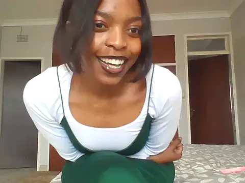 CharlotteMavis – webcam model profile photo Image 2