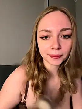 hinata_chan3 – webcam model profile photo Image 4