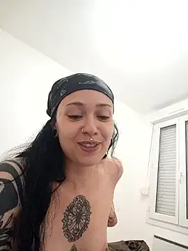 RoxannaRivera – webcam model profile photo Image 4