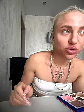 Eden – webcam model profile photo Image 3