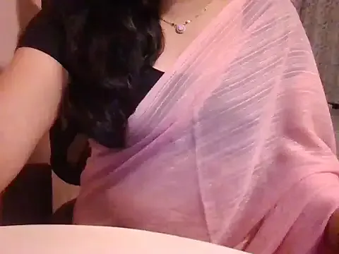 Mis_malika2 – webcam model profile photo Image 3