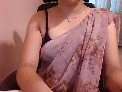 Mis_malika2 – webcam model profile photo Image 5