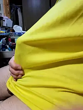 Carine – webcam model profile photo Image 18