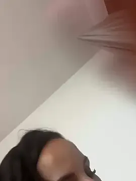 LeyahSummer – webcam model profile photo Image 11