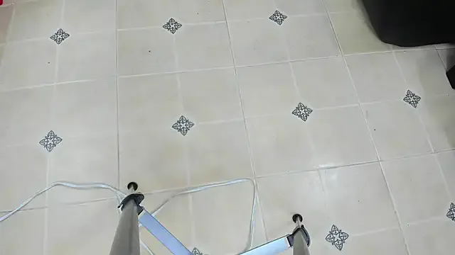 franksalise – webcam model profile photo Image 5