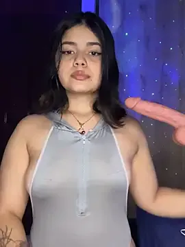 pretty_angela1 Image 3