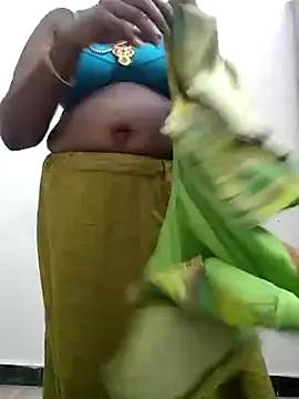 Mis_malika2 – webcam model profile photo Image 8