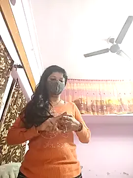 MilaDelays – webcam model profile photo Image 3