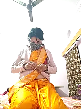 MilaDelays – webcam model profile photo Image 5