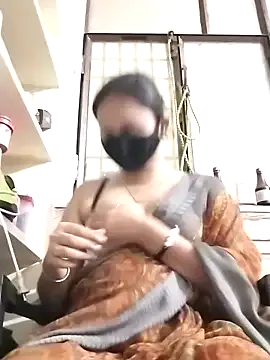 VickiAstra – webcam model profile photo Image 15