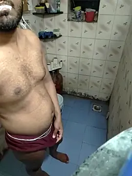 MiraKova – webcam model profile photo Image 12