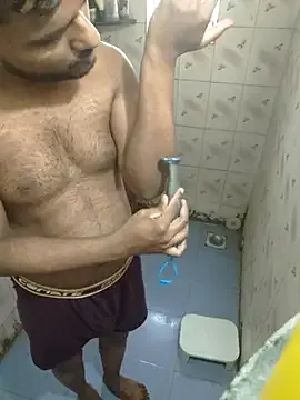 MiraKova – webcam model profile photo Image 14