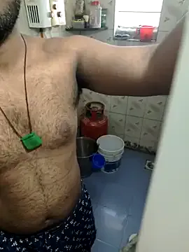 MiraKova – webcam model profile photo Image 2