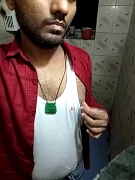 MiraKova – webcam model profile photo Image 7