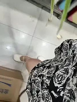 EsmeBrowm – webcam model profile photo Image 13