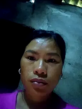 MiraKova – webcam model profile photo Image 2