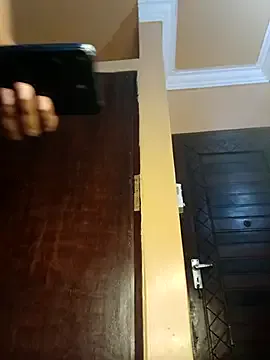 IzaBelle – webcam model profile photo Image 6