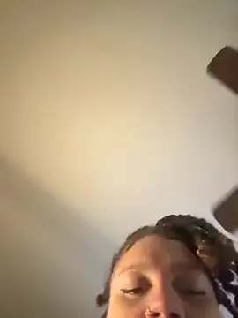 Lanna – webcam model profile photo Image 11