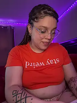 Lanna – webcam model profile photo Image 6