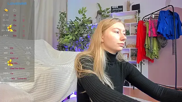 AnnaAurikas – webcam model profile photo Image 16