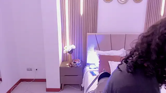 ElaRossie – webcam model profile photo Image 14