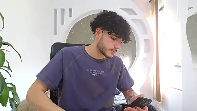 Taanni – webcam model profile photo Image 19