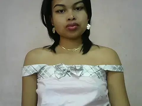Aleja – webcam model profile photo Image 8