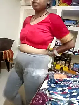 ViviennePower – webcam model profile photo Image 10