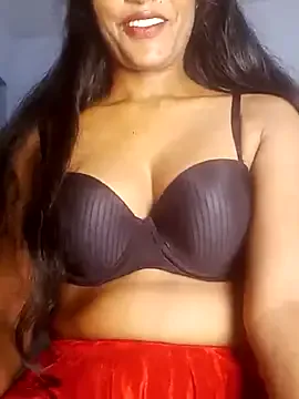 ViviennePower – webcam model profile photo Image 18