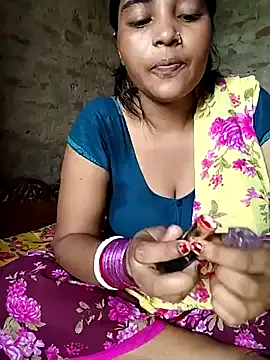 Gia – webcam model profile photo Image 4