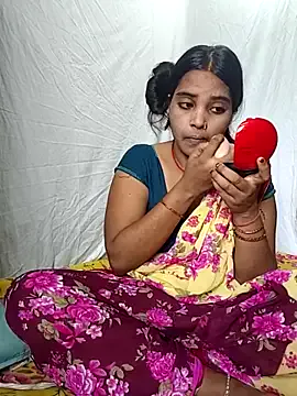 Gia – webcam model profile photo Image 6