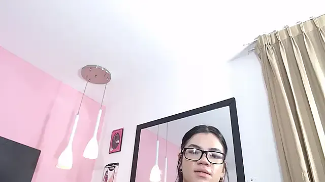 RedAngel1- – webcam model profile photo