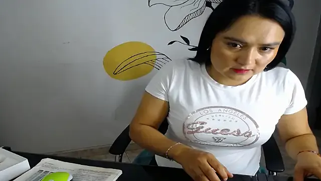 -momoo- – webcam model profile photo Image 9