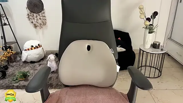 KateGale – webcam model profile photo Image 2