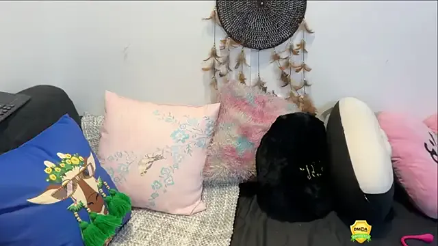 KateGale – webcam model profile photo Image 7