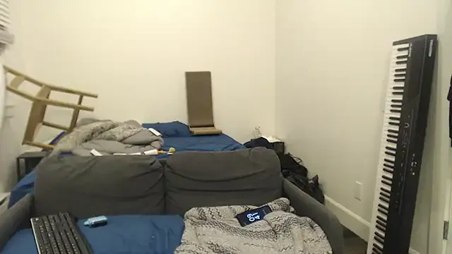 MiraKova – webcam model profile photo Image 10