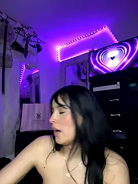 EmmaCorrtez – webcam model profile photo Image 3