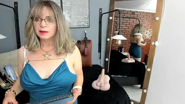 SamMargoMd – webcam model profile photo Image 2
