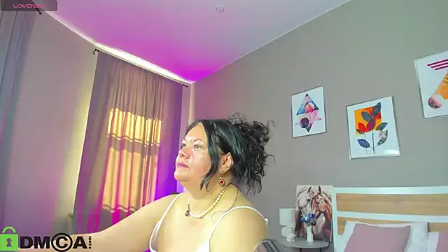 Hoot-Anime- – webcam model profile photo Image 5