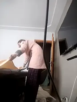 Caroline – webcam model profile photo Image 13